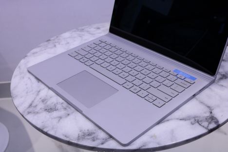 Surface Book ( i5/8GB/256GB ) 5